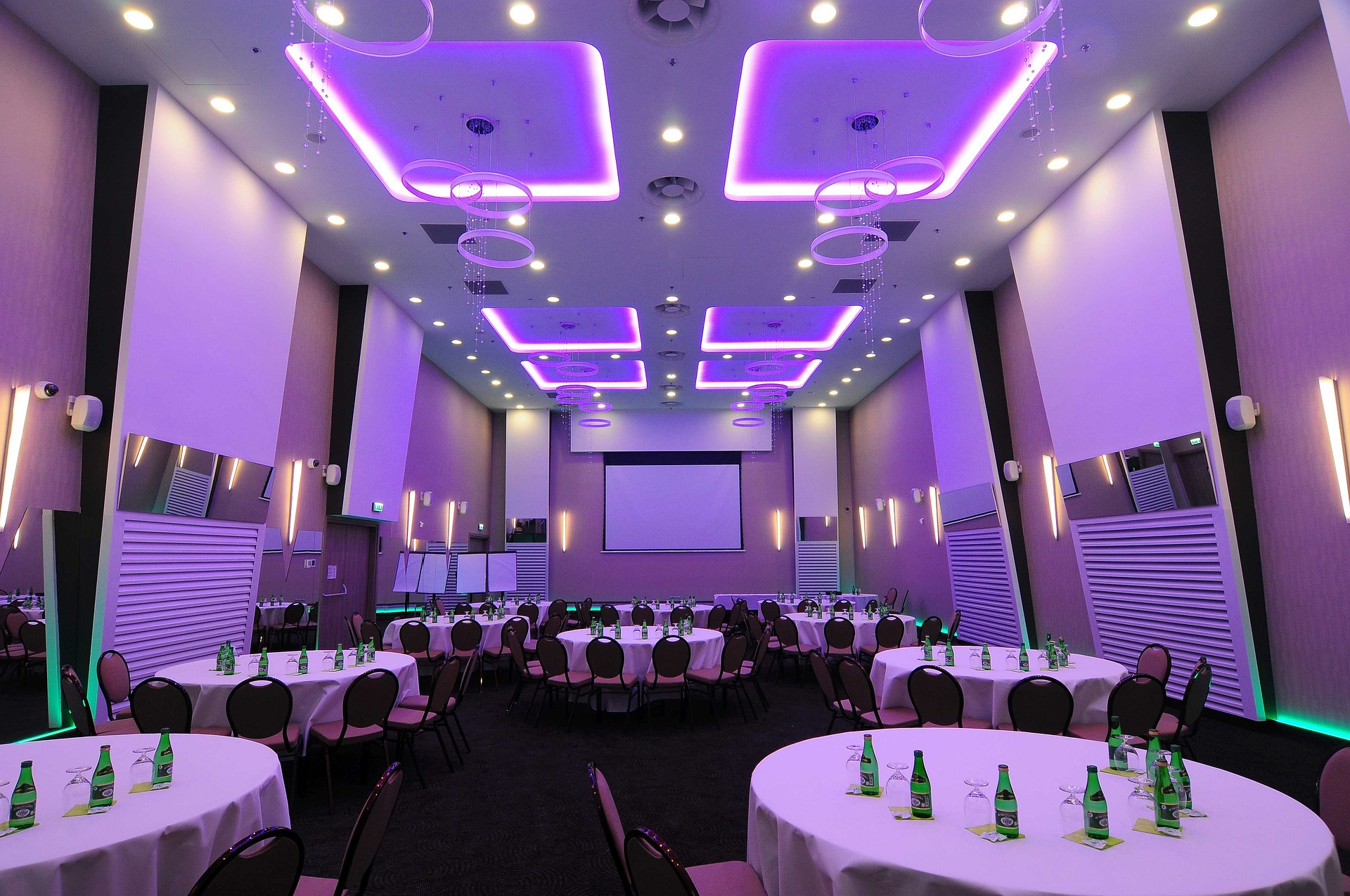 Колко е дълъг живота на една LED лампа - Осветителни тела и лампи за дома