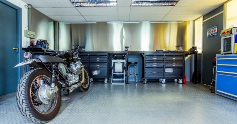 Свежи идеи за осветление на гаража и работното пространство